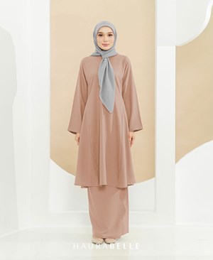 FATEEMA RIAU - CAMEO BROWN