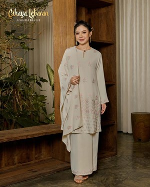 KHADIJA KURUNG - CHAMPAGNE