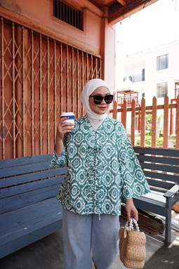 ZEINAB BATIK TOP ( GREEN )