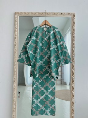 KURUNG BATIK FATEEMA ( Green Square )