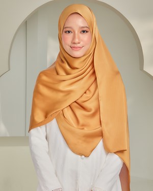 LAURA: CARAMEL