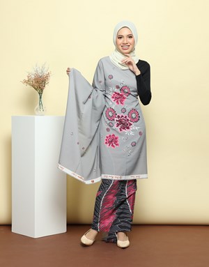 BATIK TIARAZ ZAA 11 in Light Grey