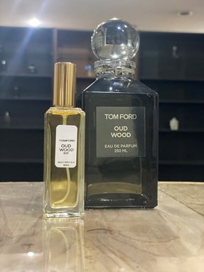 Nº42 The Nose of Oud Wood T Ford for women and men  (Y02-TFOW)