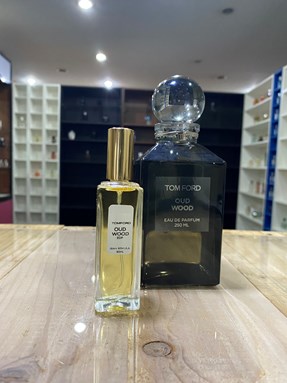 Tom Ford OUD WOOD Isian Semula 30ml special