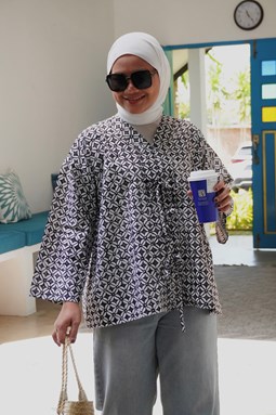 ZEINAB BATIK TOP ( White Black 011 )