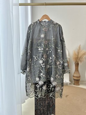 NAIRA KURUNG