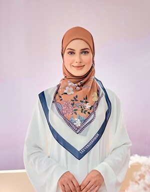 WANITA DAMBAAN SYURGA
