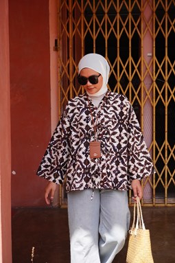 ZEINAB BATIK TOP ( Classic White FC006 )