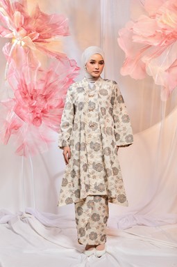 KEBARUNG CHE KIAH ( Vanilla Creme )