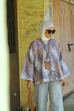 ZEINAB BATIK TOP ( Grey B4001 )