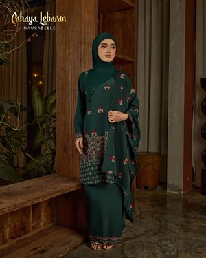 KHADIJA KURUNG - EMERALD