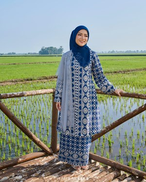 ANGGERIK KURUNG - NAVYBLUE
