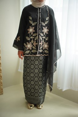 KURUNG SEKAR ( Black )