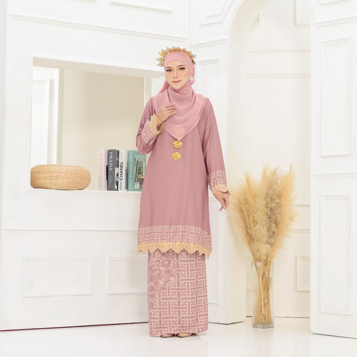 Kurung Sulam Darina – Black (Copy)