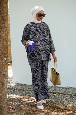 KURUNG BATIK FATEEMA ( Black 010 )