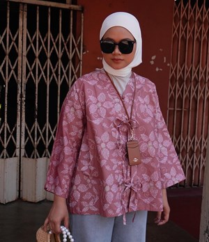 ZEINAB BATIK TOP ( PINK FLOWER )