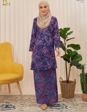 KURUNG PAHANG BATIK DAMIA PS7-1in Navy Blue