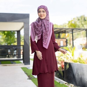 Kurung Yusraa (Mom)