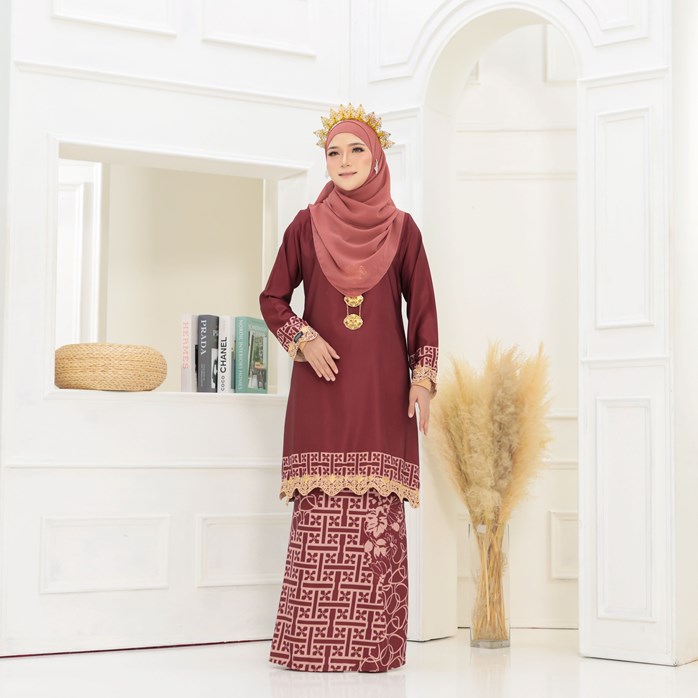 Kurung Sulam Darina – Black (Copy)