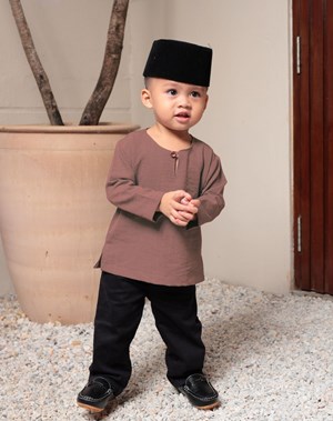 TEMENGGONG BOY - RICH BROWN