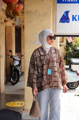 ZEINAB BATIK TOP ( Classic B4007 )