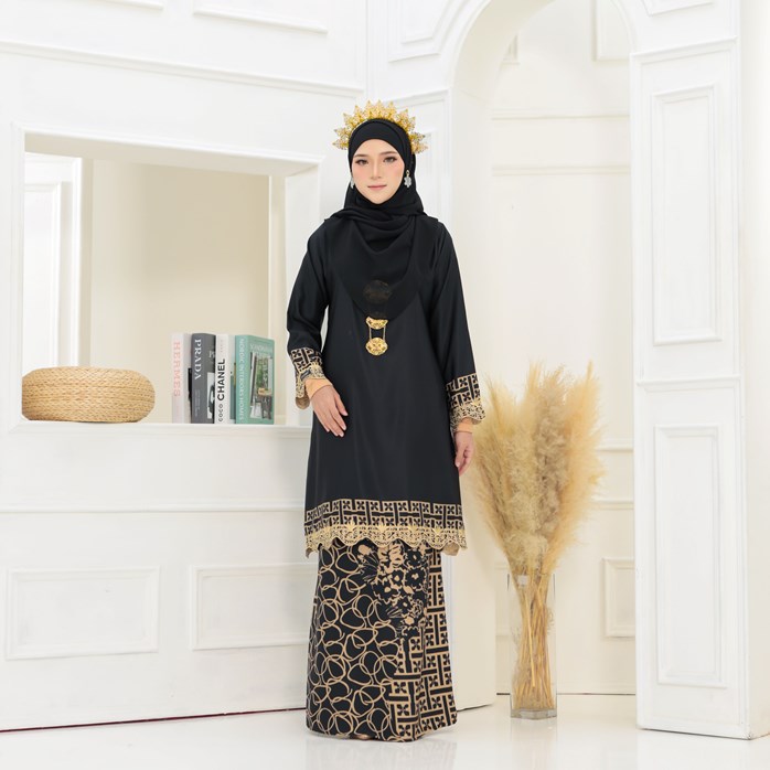 Kurung Sulam Darina – Black